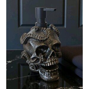 New Black Skull W / Snakes Halloween Soap Dispenser Spooky Decoration